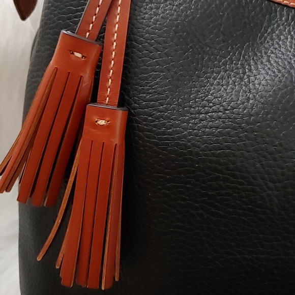 Dooney & Bourke Black Paige Sac Shoulder Bag - Picture 5 of 9